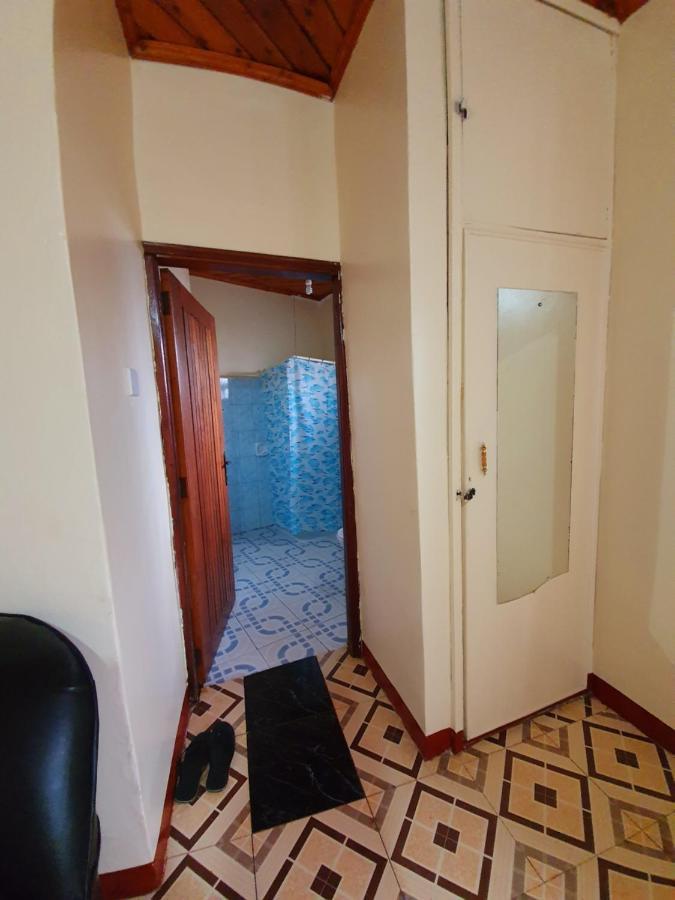 Annas Bed And Breakfast Ентеббе Екстер'єр фото